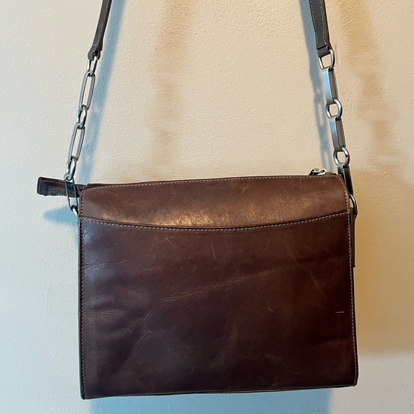 Mark Cross vintage leather cross body bag in chocolate brown. Zip top. - Picture 2 of 16